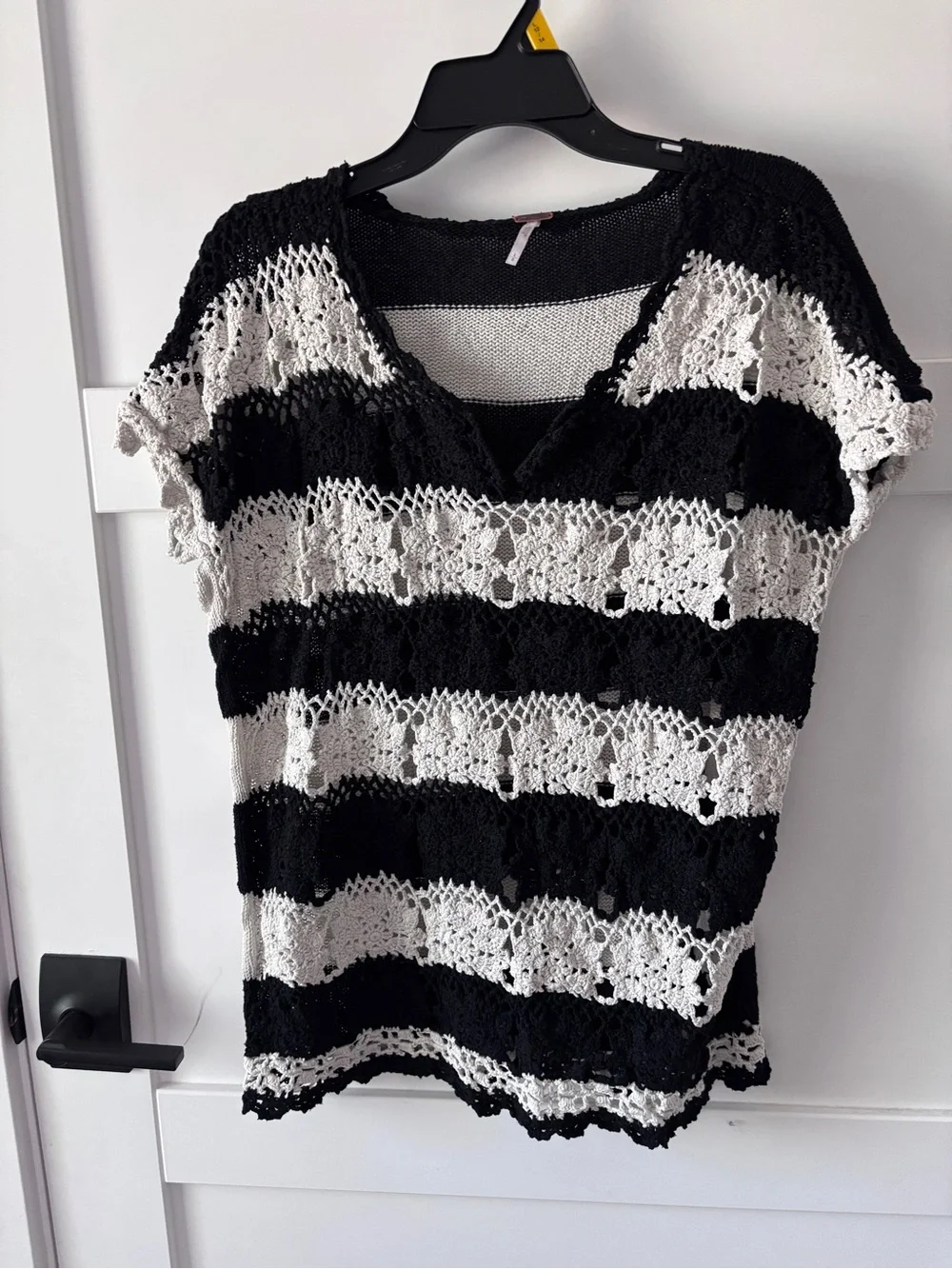 Free People Black & White Crochet Knit Short-Sleeve Top GUC size Large